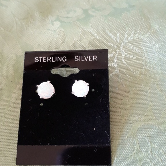 Sterling Silver White Lab Opal earrings 7mm - Picture 1 of 8